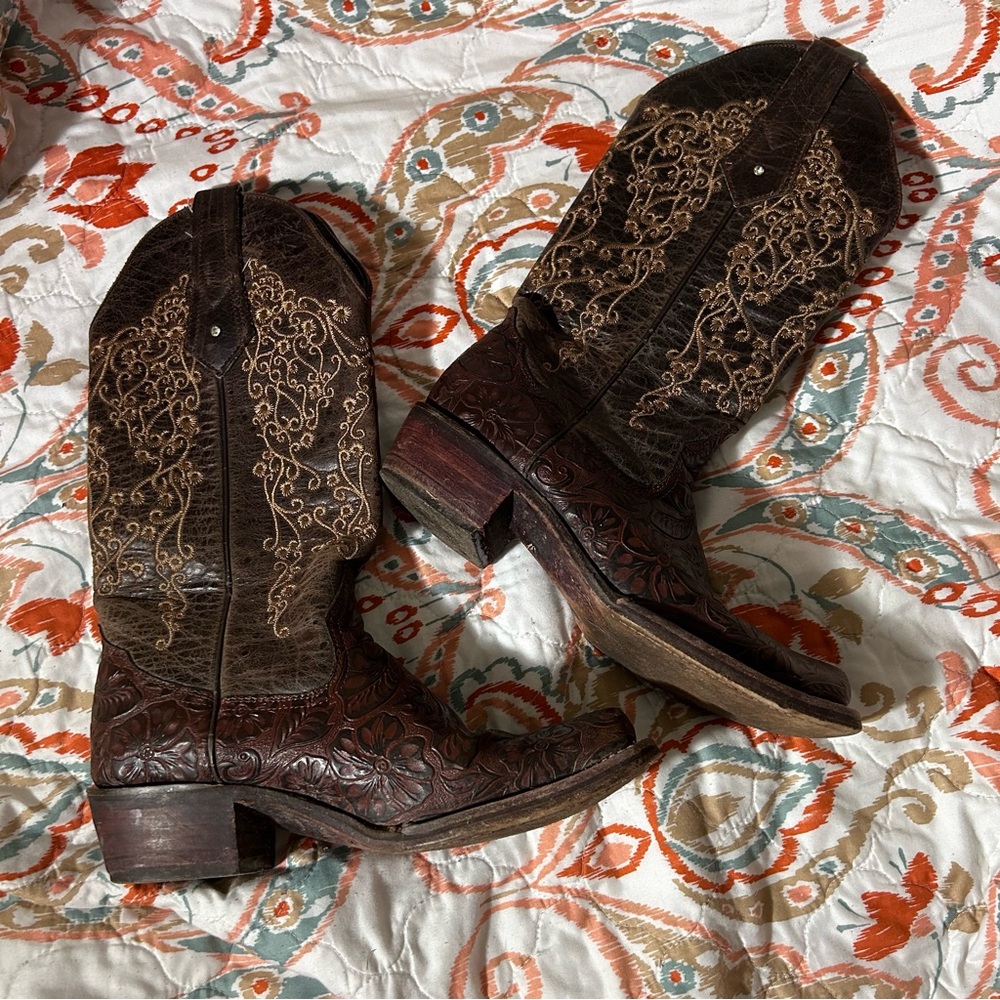 Tooled western cowgirl boots - Picture 3 of 7